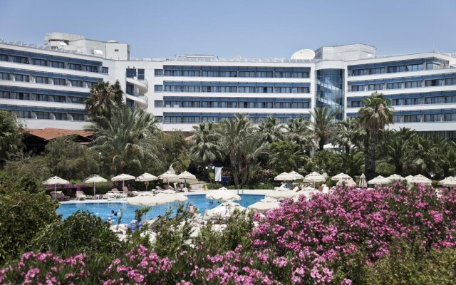 Sunrise Resort Hotel - All Inclusive вид на фасад