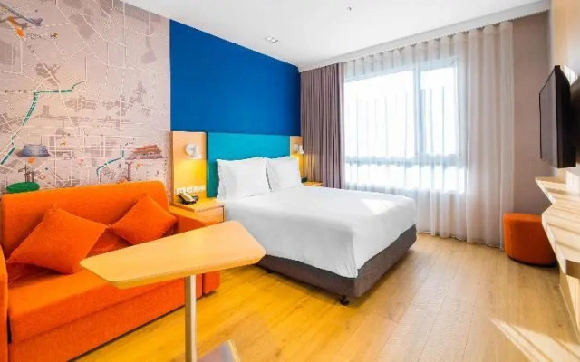 Holiday Inn Express Taichung Fengchia