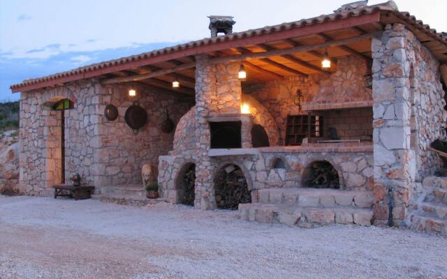 Отель Blue Caves Villas вид на фасад