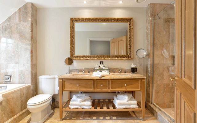 Trump MacLeod House & Lodge, Scotland