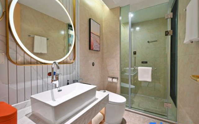 Vienna International Hotel (Qujing Luliang Tongle Plaza)