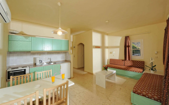 Manolis Apartments