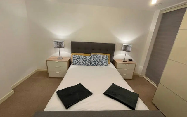 2 Bed-sleeps4-parking-balcony-nearcitycentre