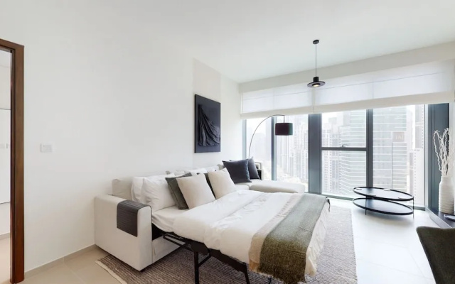 Stylish 23rd Floor Apartment at BLVD