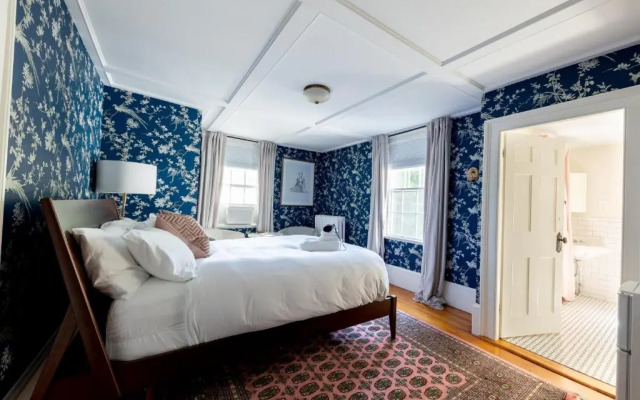 Sally Webster Inn