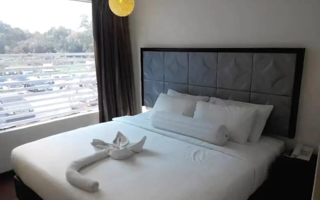 M Season Boutique Hotel