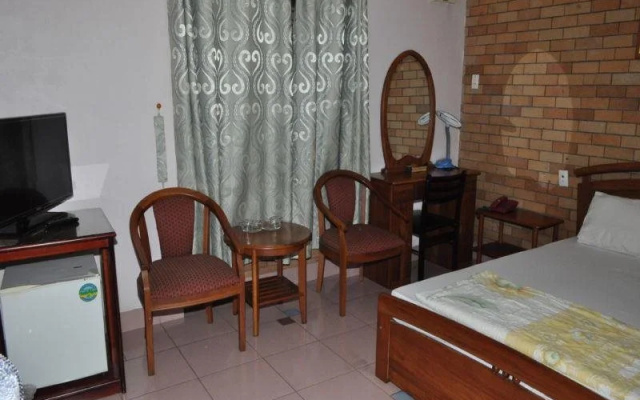 An An Hotel