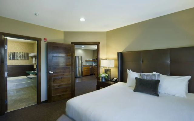 The Oxford Hotel Bend