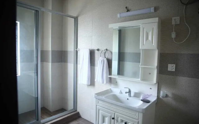 Gulberg Suites
