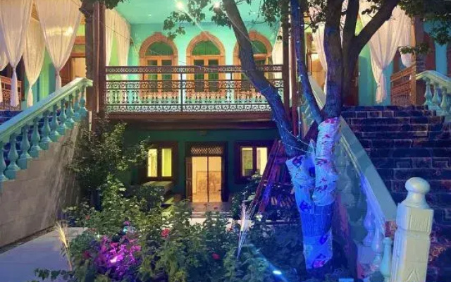 Hi YiLi·blue lane villa(Yili Old Town Kazanqi Branch)