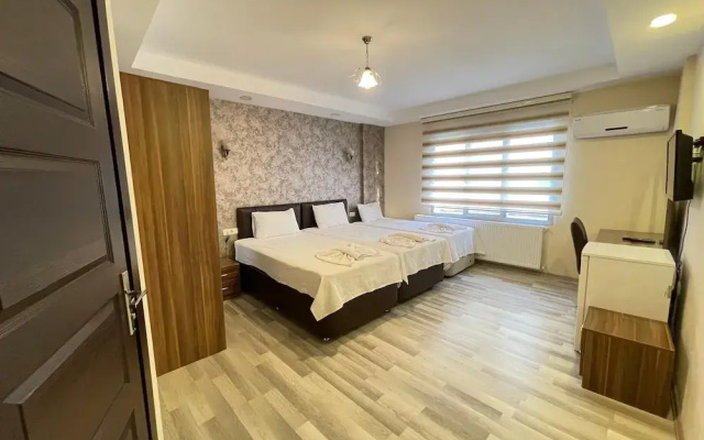 Ikarus Hotel