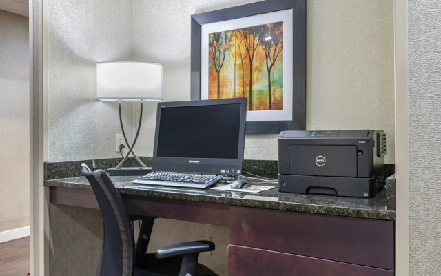 Hampton Inn Adel