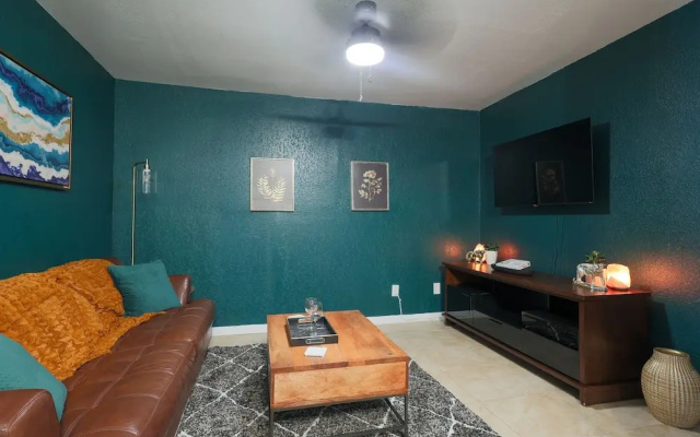 Saint Joseph Suites Down Town Tampa
