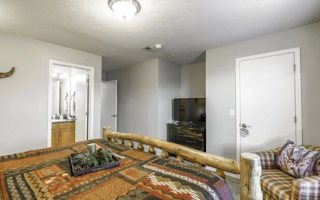 Vinyards 2954 Unit 6 3 Bedroom Condo