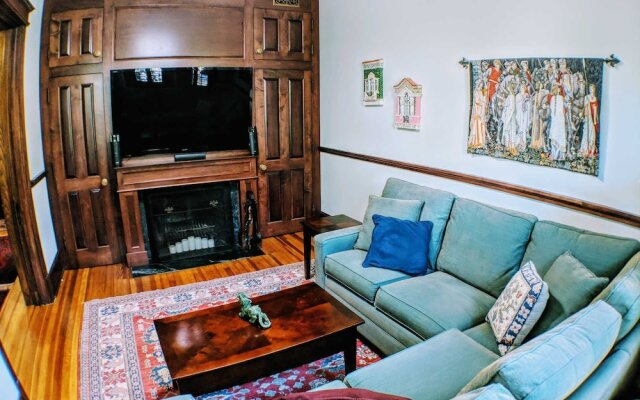 Отель 140 12th ST SE House 3 Bedrooms 2.5 Bathrooms Apts США, Вашингтон - отзывы, цены и фото номеров - забронировать отель 140 12th ST SE House 3 Bedrooms 2.5 Bathrooms Apts онлайн комната для гостей