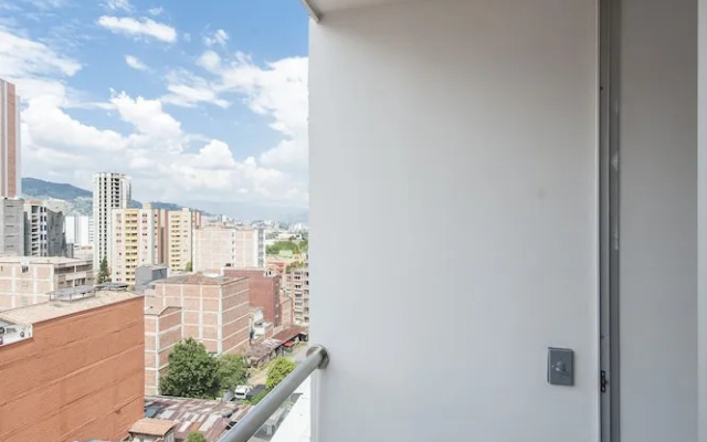Edificio Portal del Parque by Nomad Guru