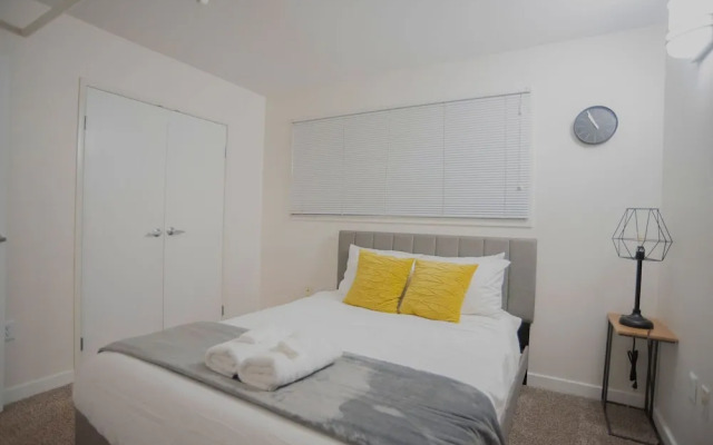 CozySuitesThe Block w Skybridge Access 2