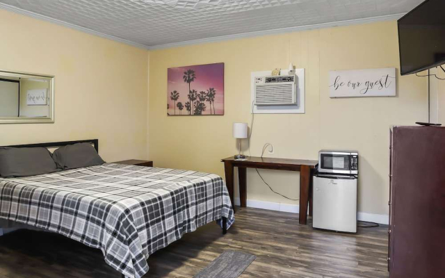 Mathis Motel