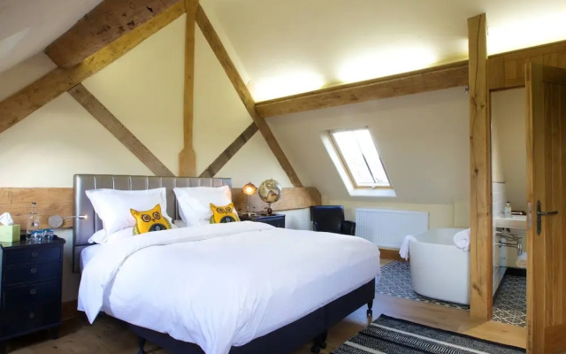 Eckington Manor