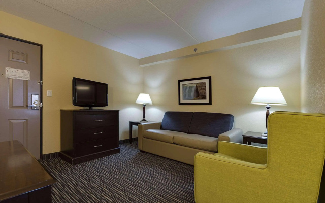 Country Inn & Suites by Radisson, Niagara Falls, ON