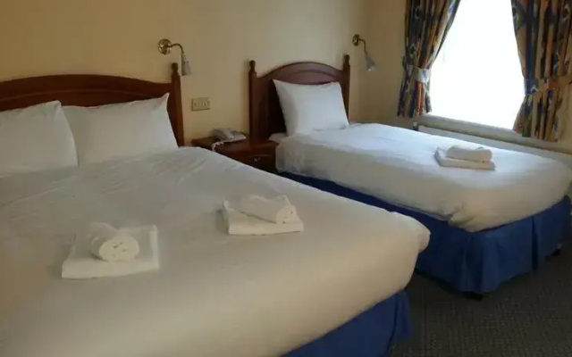 Cedars Hotel