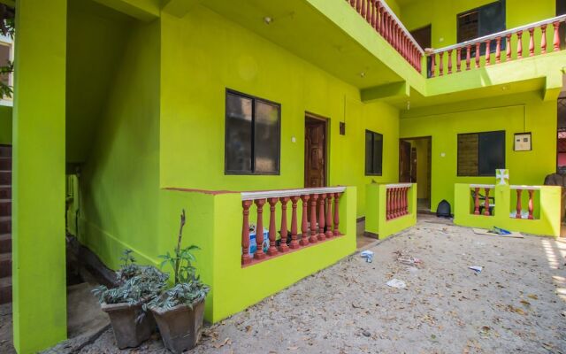 Отель OYO 12435 Home Sunny 2BHK Uddo Beach Гоа вид на фасад