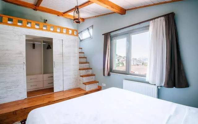 Stunning Sea View Loft 5 min to Park in Kuzguncuk