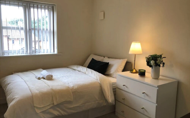 Short Breaks - Harcourt Way