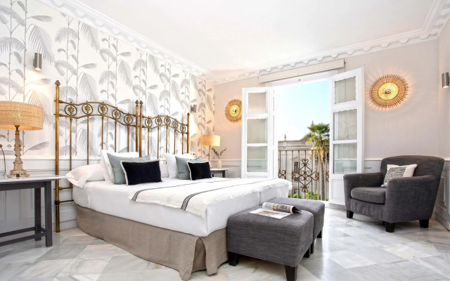 Spectacular 4BD apartment near Alcazar. San Fernando