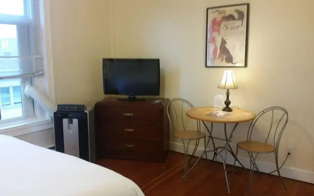 Washington Plaza Apartments