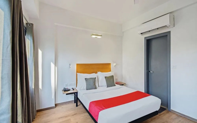 OYO Townhouse 030 Ashram Road Ahmedabad