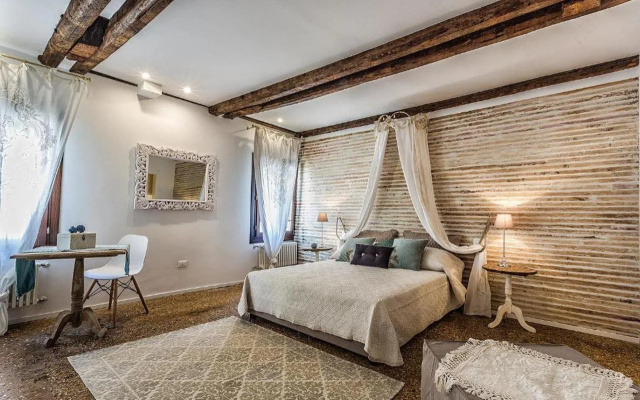 Venice Dream House Figaro
