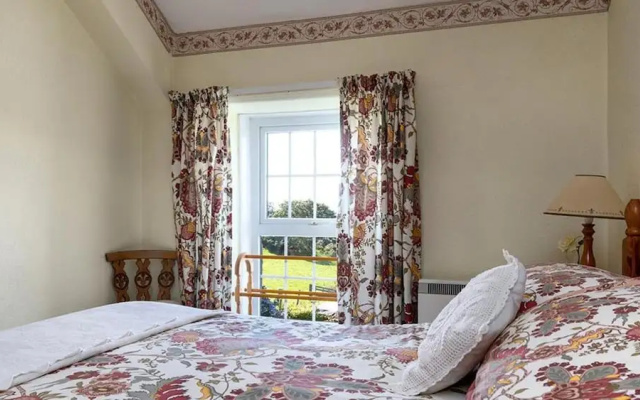 Dinas Cottage