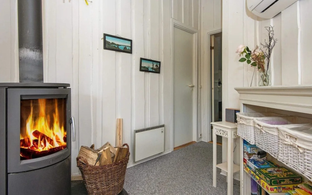 6 Person Holiday Home in Hemmet