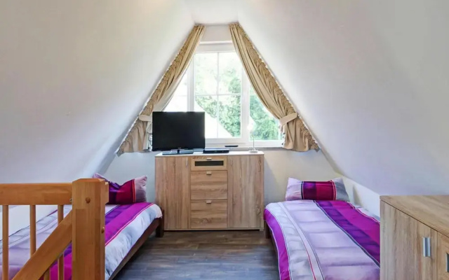 Holiday House Nightingale, Glowe