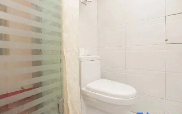 Jinpeng Business Hotel (Luoyang Railway Station Yingtianmen Subway Station Store)