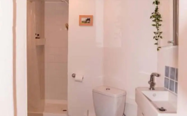 Comfortable Apartment in Leith