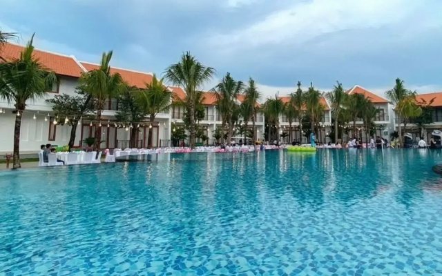 Ha Tien Xua Hotel & Resort