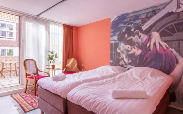 Pink Flamingo Boutique Hostel