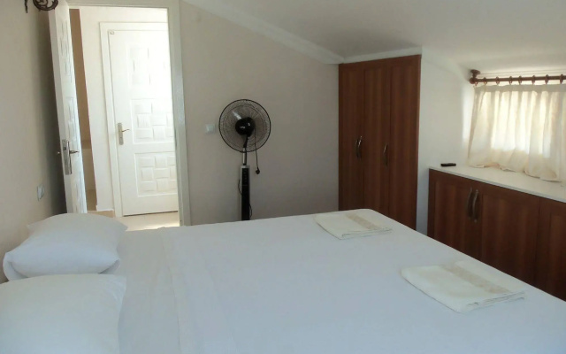 Cam Hotel