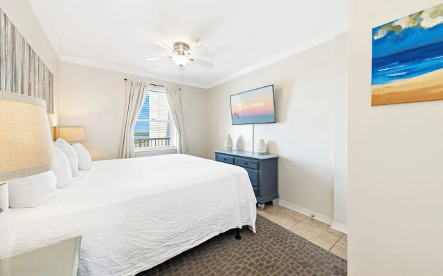 Royal Palms 1303
