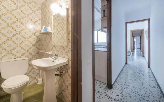 R28 Apartamento Montserrat 11-3