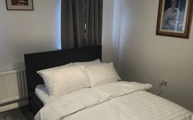City Centre - 2 Bedrooms - Pet Friendly - Garden