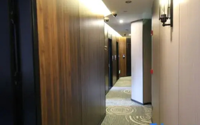 Shangyun Platinum Hotel (Lujiabang Road Subway Station, No.9 People's Hospital)