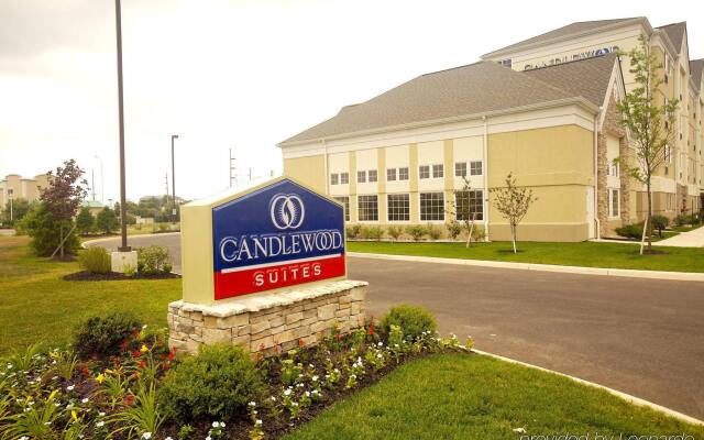 Отель Candlewood Suites Polaris вид на фасад