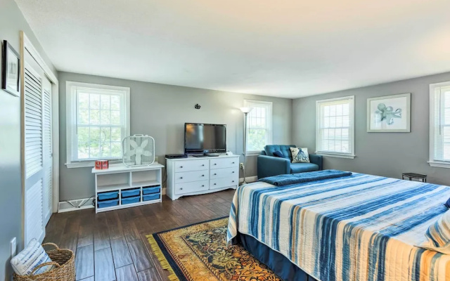 Fantastic Plymouth House w/ Deck & Ocean Views!