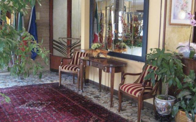 Отель Domus Hotel Adele Италия, Виченца - отзывы, цены и фото номеров - забронировать отель Domus Hotel Adele онлайн вид на фасад