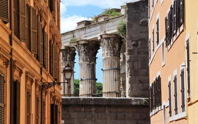 Coliseum Rooms