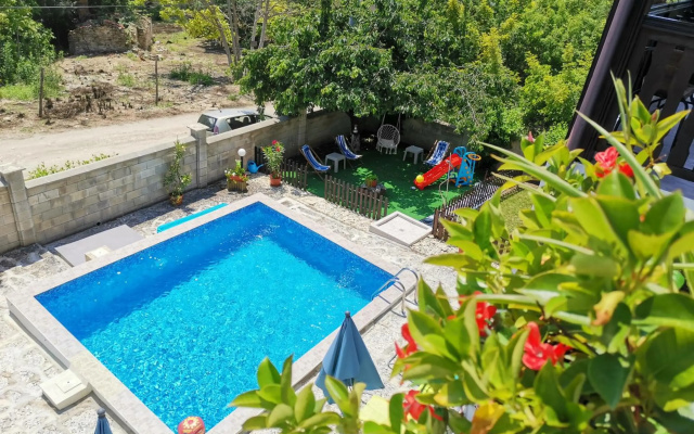 Villa Holly