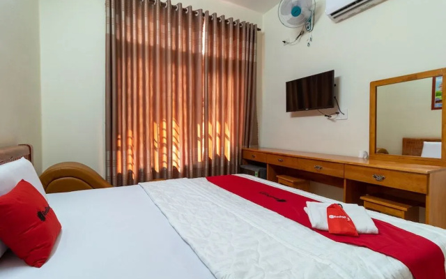 RedDoorz near Lotte Cinema Cong Hoa
